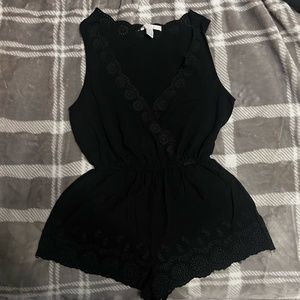 Black Lace Elastic Waist Detail Romper - size medium